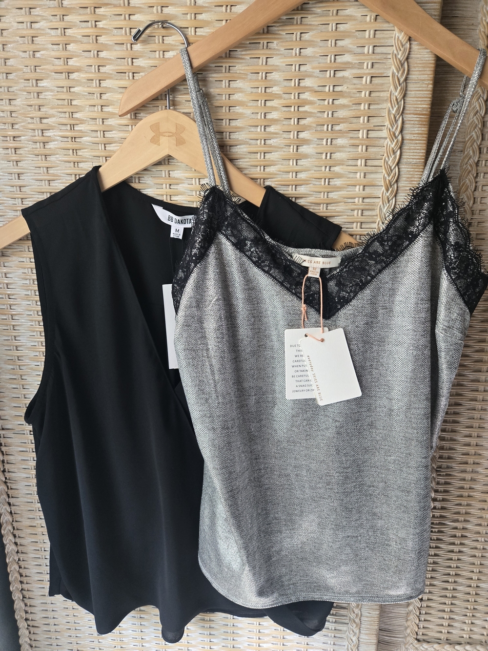 NWT TWO BOUTIQUE DRESSY CASUAL SLEEVELESS TOP METALLIC SILVER CAMI SIZE M